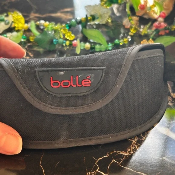 EUC Bolle Children’s Pirahna Jr Sunglasses with case - Picture 6 of 16